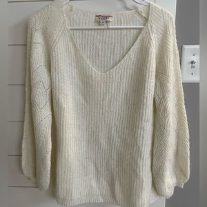 Bubble sleeve sweater with beautiful detail on the sleeves.
